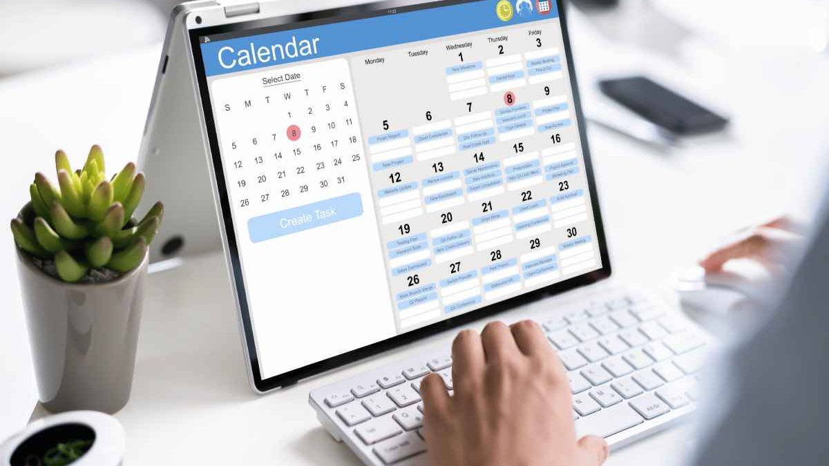 How to Create Your Content Calendar With AI Topic Research